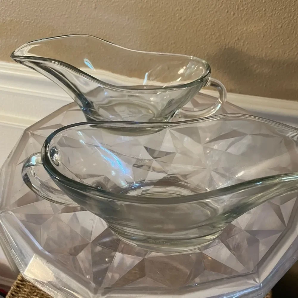 An oh Hocking Vintage Glass Gravy Boats x 2